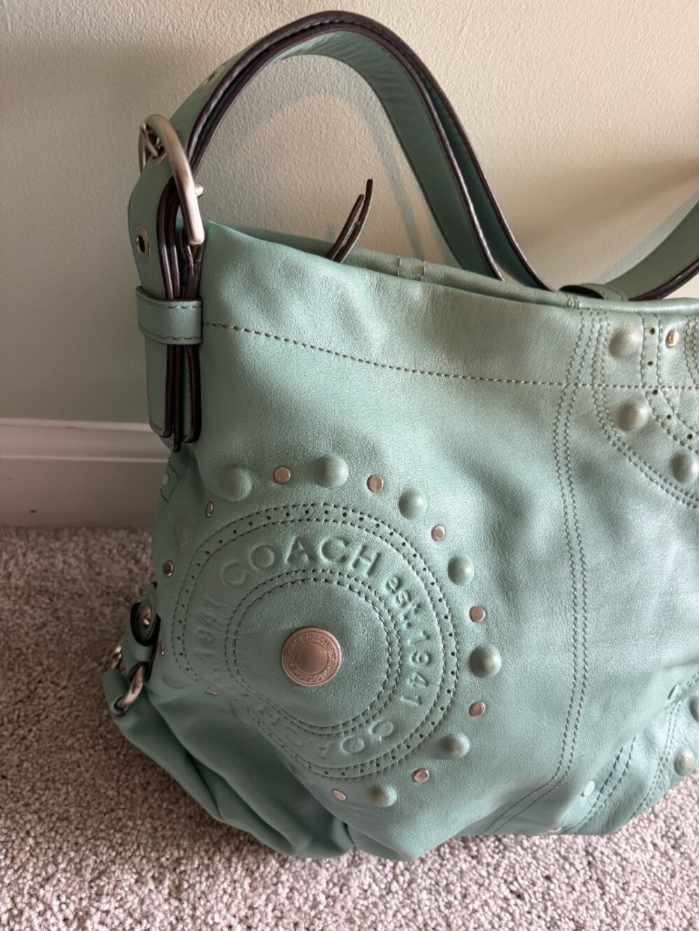 Coach mint green studded shoulder bag - Picture 2 of 3